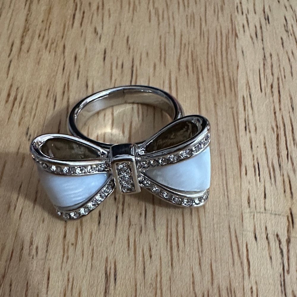 Elegant Silver Bow Ring with White Accents